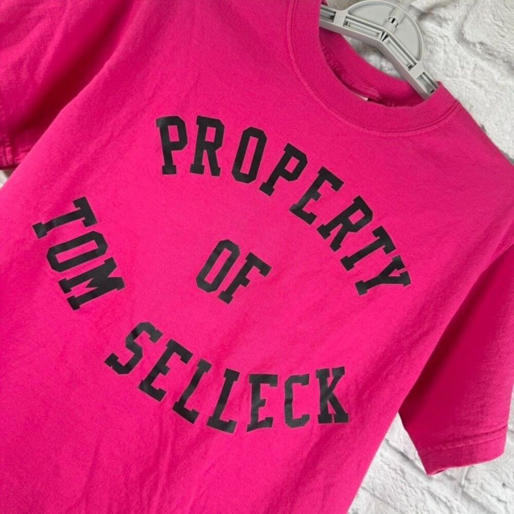VTG Property Of Tom Selleck Pink T-Shirt Small Magnum PI Blue Bloods